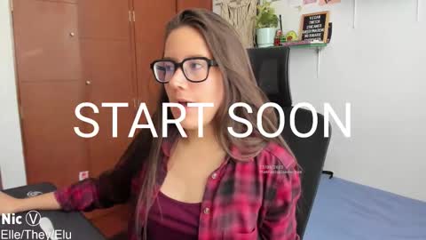 Snapshot of thetropicalseduction chatting on 09.17.25 Nicole online show from 09.17.25