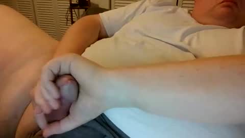 Snapshot of thetrouble chatting on 02.20.26 thetrouble online show from 02.20.26