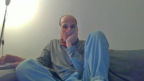 Snapshot of thetubedscarfguy chatting on 02.28.25 Scarf guy online show from 02.28.25