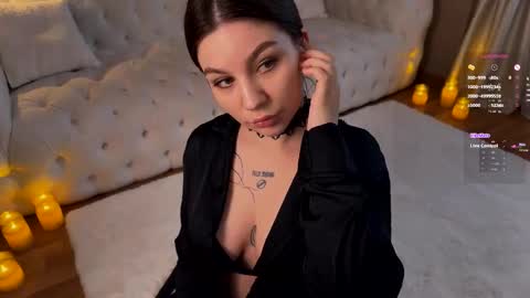 Snapshot of thewetmuse chatting on 11.21.25 Grace Next broadcast - online show from 11.21.25