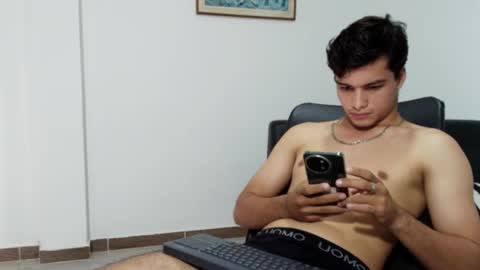 Snapshot of thiago__diaz chatting on 02.14.25 Thiago Diaz online show from 02.14.25