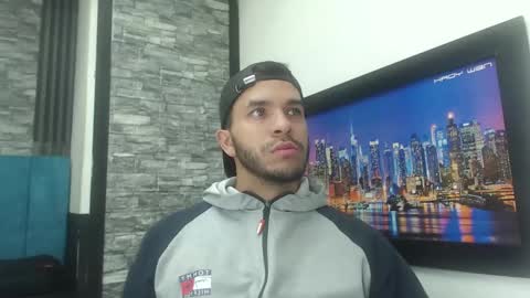 Snapshot of thiago_hairy chatting on 10.22.25 thiago_hairy online show from 10.22.25