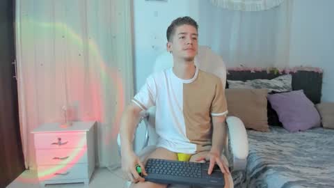 Manuel online show from 12.19.25