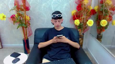 Snapshot of thiago_twink38 chatting on 10.11.25 thiago_twink38 online show from 10.11.25