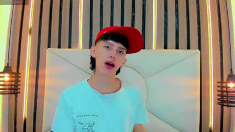 Snapshot of thiago_twink38 chatting on 04.24.26 thiago_twink38 online show from 04.24.26