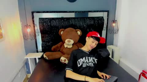 Snapshot of thiago_twink38 chatting on 06.25.26 thiago_twink38 online show from 06.25.26