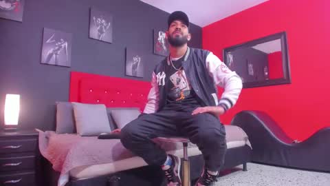 Thia Gomez online show from 11.30.25