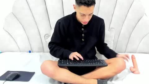 Thiago   online show from 05.25.26