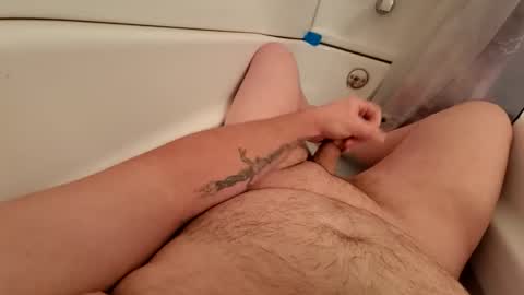 Snapshot of thicc_leak chatting on 04.23.26 thicc_leak online show from 04.23.26