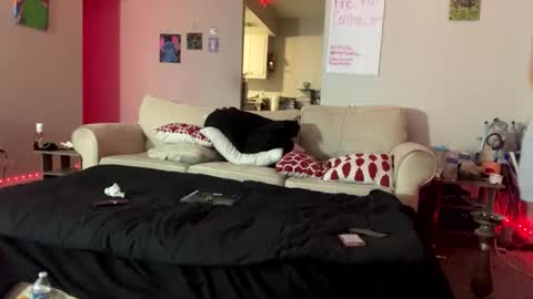 Snapshot of thiccxe chatting on 09.21.25 GinWitDaJuice online show from 09.21.25