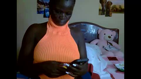 Snapshot of thickassvillageebony chatting on 10.14.25 thickassvillageebony online show from 10.14.25