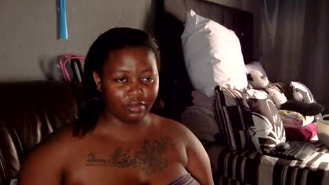 Snapshot of thickcaramel_p chatting on 02.12.26 phindy online show from 02.12.26