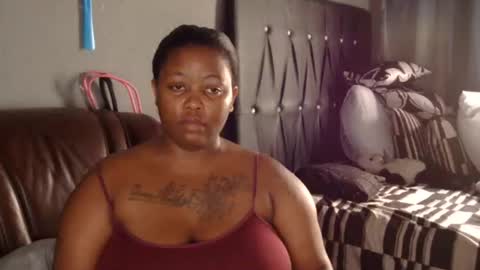 Snapshot of thickcaramel_p chatting on 02.19.26 phindy online show from 02.19.26