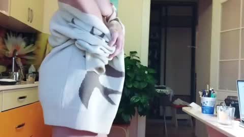 Snapshot of thickforest chatting on 01.04.25 MilkyChoco online show from 01.04.25