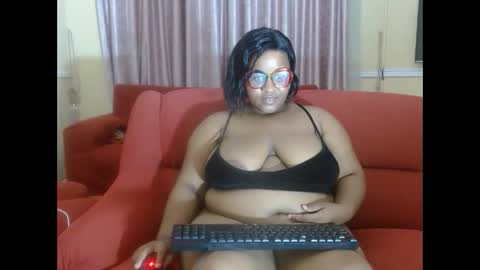 Snapshot of thickjuicyxxx chatting on 10.08.25 thickjuicyxxx online show from 10.08.25