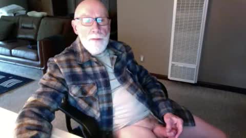 Snapshot of thickmorningwoodinyoualways chatting on 12.17.25 Thickmorningwoodinyou always online show from 12.17.25