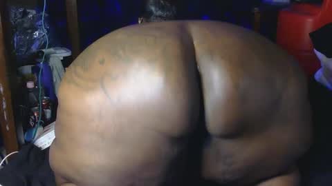 Snapshot of thickumzz41 chatting on 02.13.26 Thickumzz41 online show from 02.13.26