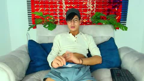 Snapshot of thiiagosaeenz chatting on 02.12.26 Thiago Saenzz online show from 02.12.26