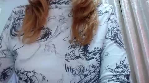 Snapshot of thin33 chatting on 01.10.26 sara online show from 01.10.26