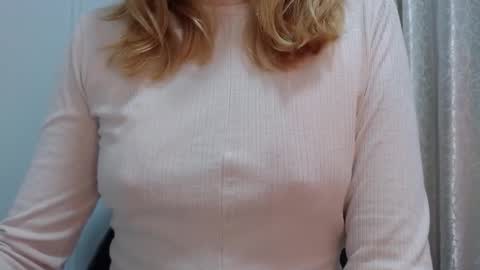 Snapshot of thin33 chatting on 02.13.26 sara online show from 02.13.26