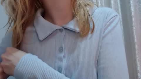 Snapshot of thin33 chatting on 02.24.26 sara online show from 02.24.26