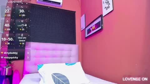 Snapshot of thin_eva chatting on 02.25.25 Eva online show from 02.25.25