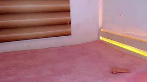 LAURA online show from 11.26.25