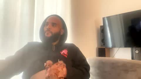 Snapshot of thisdikgood chatting on 12.17.25 El DURO online show from 12.17.25