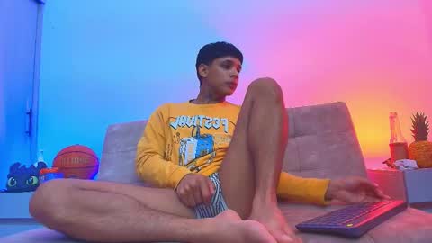 Snapshot of thomas_elg chatting on 11.20.25 THOMAS JOHANN online show from 11.20.25