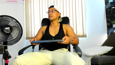  T H O M A S online show from 11.25.25