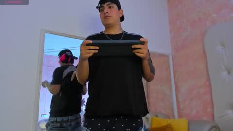 Thomas and Faon  online show from 03.25.26