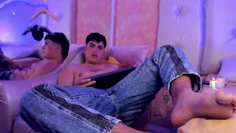 Thomas and Faon  online show from 04.01.26