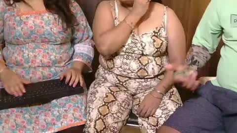 kabir 32 guy khushi 31 wife kavya 23 sexy frnd online show from 07.15.26