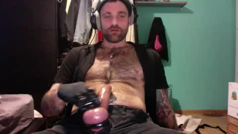 Snapshot of throatfucker2000 chatting on 02.01.25 throatfucker2000 online show from 02.01.25