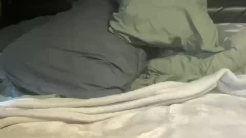 Snapshot of throatyygoat chatting on 10.10.25 throatyygoat online show from 10.10.25