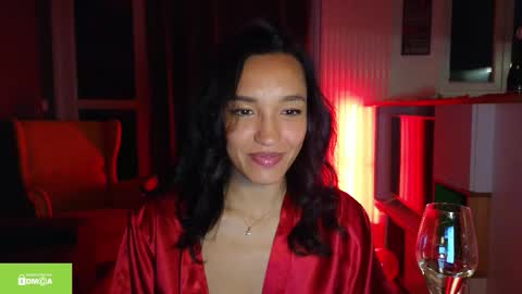 Snapshot of tia_j chatting on 10.04.25 tia_j online show from 10.04.25