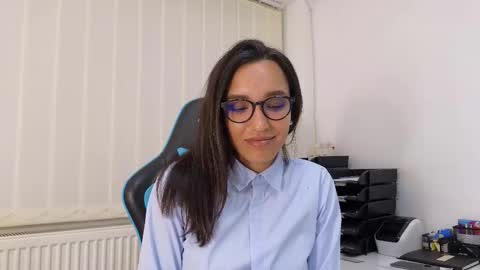 tia_j online show from 11.05.25