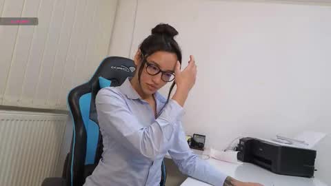 tia_j online show from 01.19.26