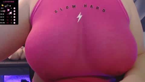 Tia Bella online show from 03.05.25