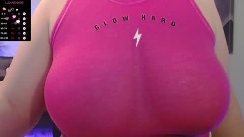 Tia Bella online show from 03.06.25