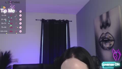 Tia Bella online show from 10.06.25