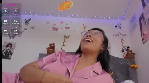 Snapshot of tiana_violet chatting on 11.22.25 tiana_violet online show from 11.22.25