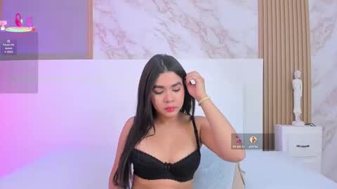 tianaglow4 online show from 11.11.25