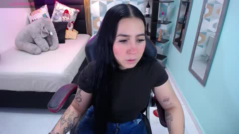 Snapshot of tianapiket chatting on 12.21.24 tianapiket online show from 12.21.24