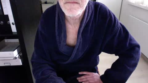 Snapshot of tiburzio chatting on 01.24.25 tiburzio online show from 01.24.25