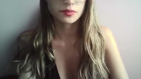 Tifanny online show from 09.11.25