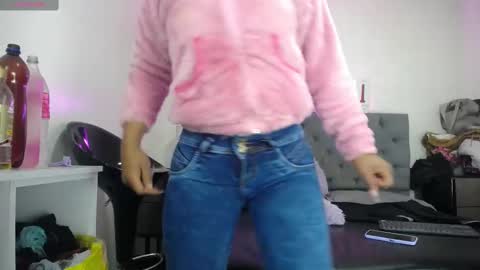 Snapshot of tifanny_nails chatting on 02.27.25 Tifanny Nails online show from 02.27.25