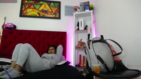 Snapshot of tifanny_nails chatting on 09.28.25 Tifanny Nails online show from 09.28.25