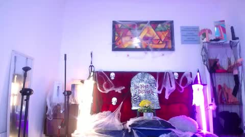 Snapshot of tifanny_nails chatting on 10.17.25 Tifanny Nails online show from 10.17.25