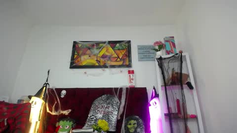 Snapshot of tifanny_nails chatting on 10.30.25 Tifanny Nails online show from 10.30.25